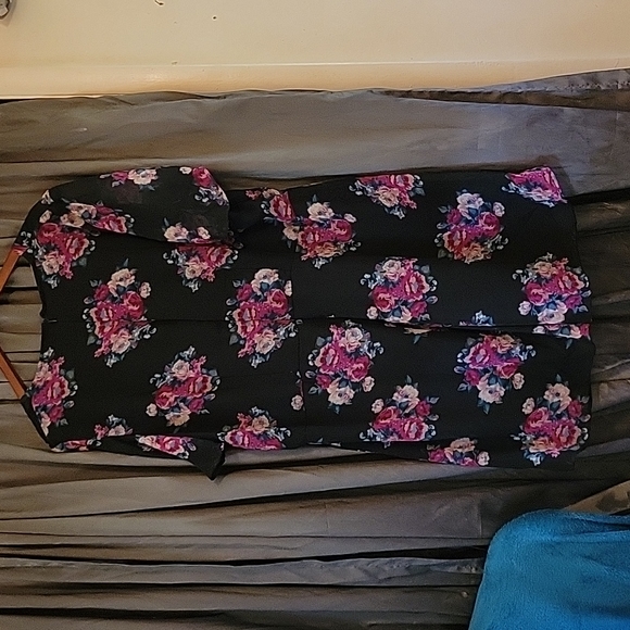 Plus size playsuit - Picture 2 of 4